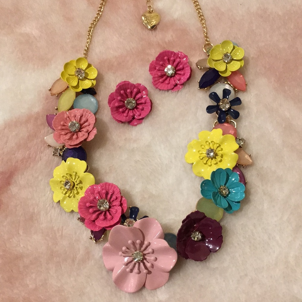 Floral Crystal Fashion Necklace & Earring Set NWT
